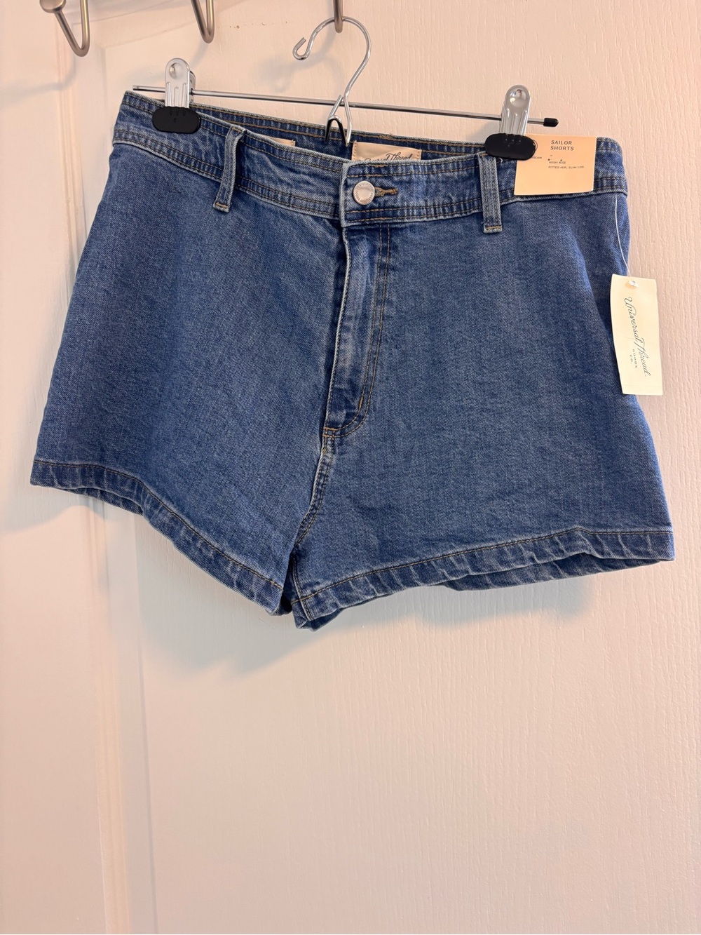 NWT Universal Thread Blue Denim High-Rise Jean Shorts Size 10